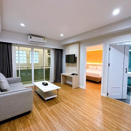 Miloft Sathorn Hotel - Sha Plus Certified Bangkok Zewnętrze zdjęcie A typical apartment in Bangkok, Thailand