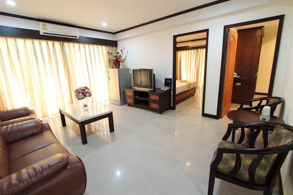 Miloft Sathorn Hotel - Sha Plus Certified Bangkok Zewnętrze zdjęcie A typical apartment