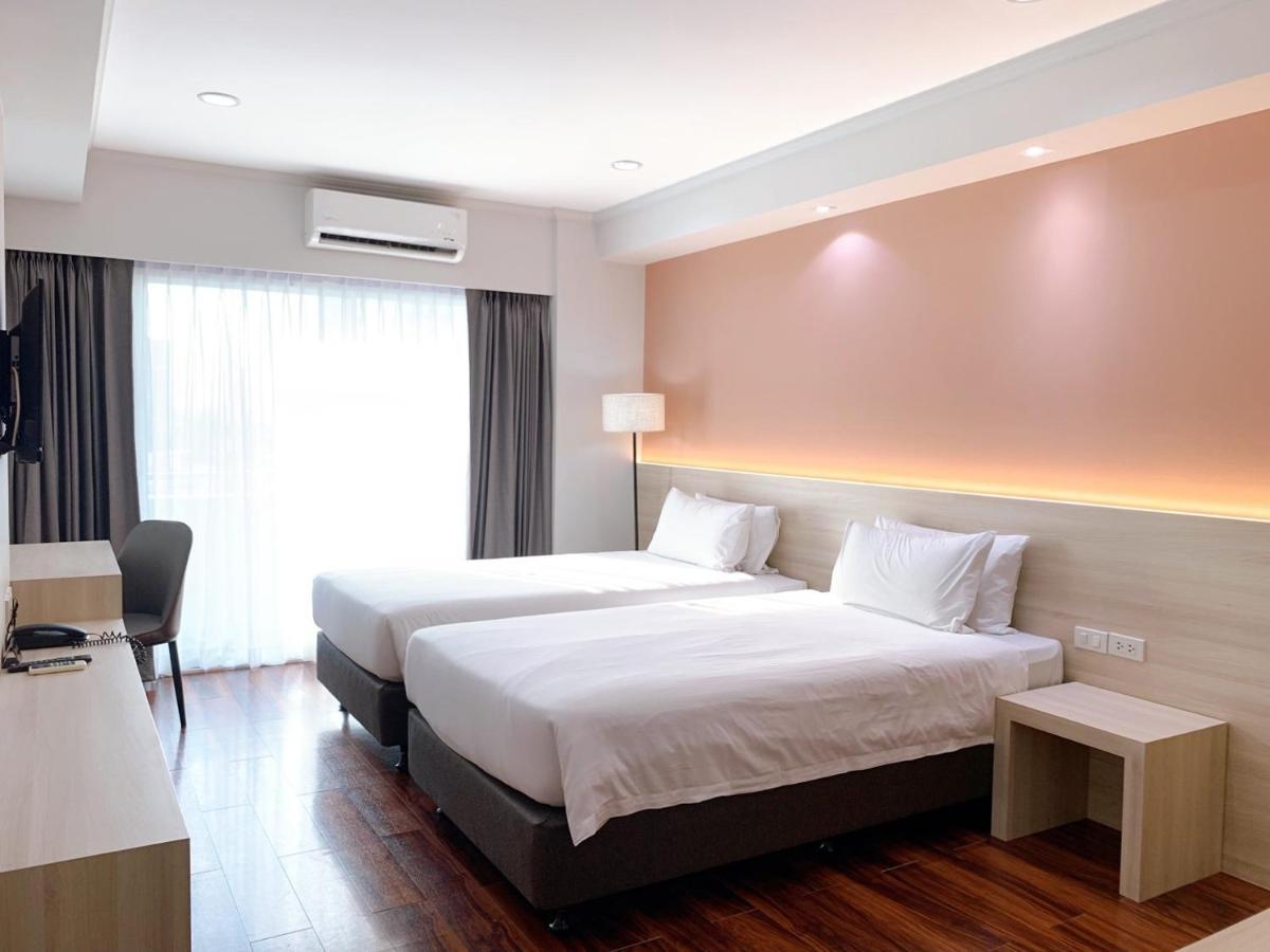 Miloft Sathorn Hotel - Sha Plus Certified Bangkok Zewnętrze zdjęcie Deluxe Room