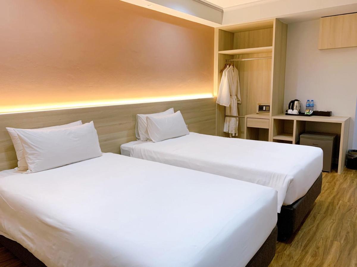 Miloft Sathorn Hotel - Sha Plus Certified Bangkok Zewnętrze zdjęcie Deluxe Twin Room
