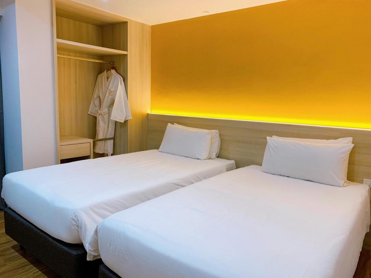 Miloft Sathorn Hotel - Sha Plus Certified Bangkok Zewnętrze zdjęcie Deluxe Twin Room