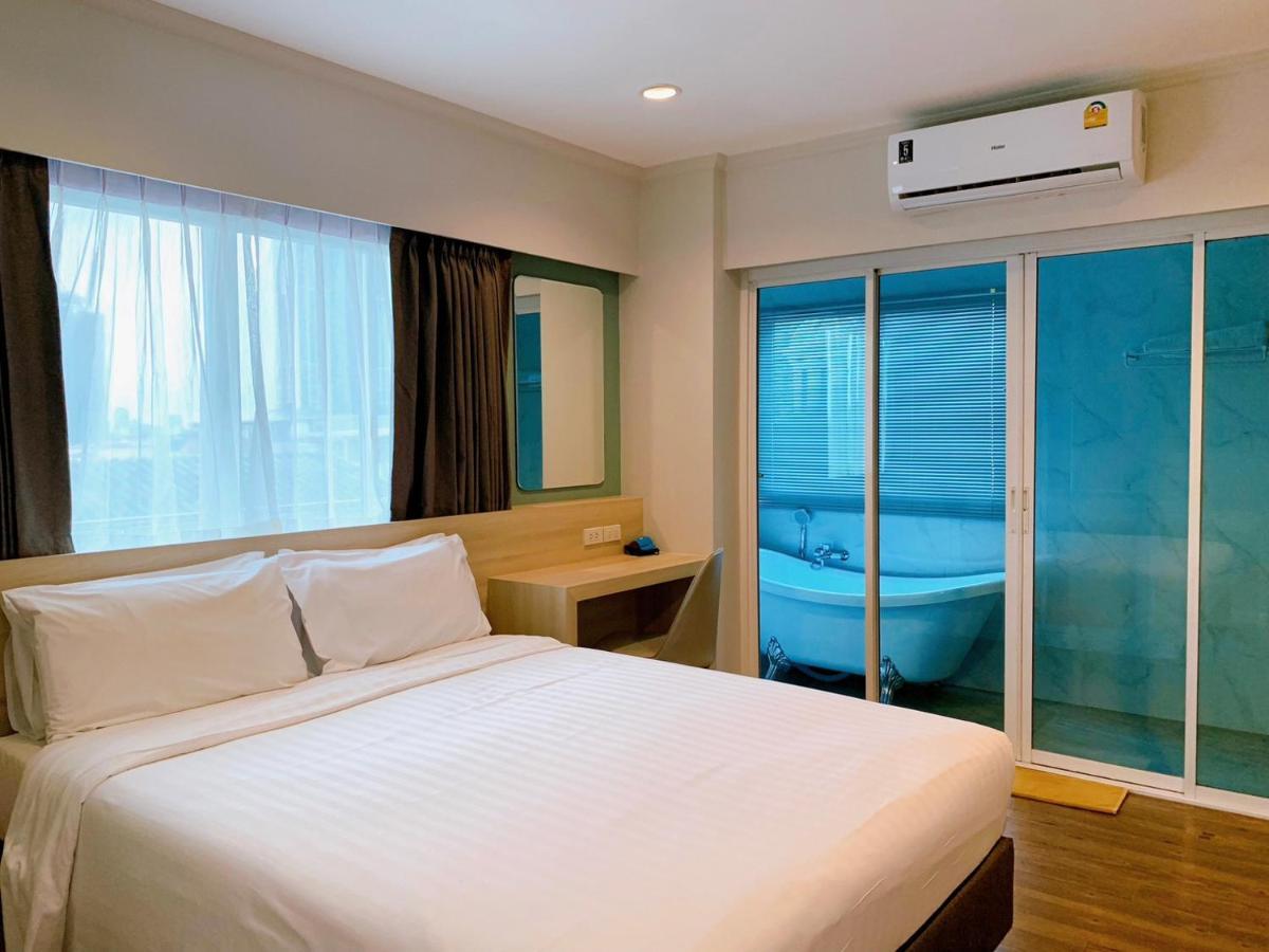 Miloft Sathorn Hotel - Sha Plus Certified Bangkok Zewnętrze zdjęcie