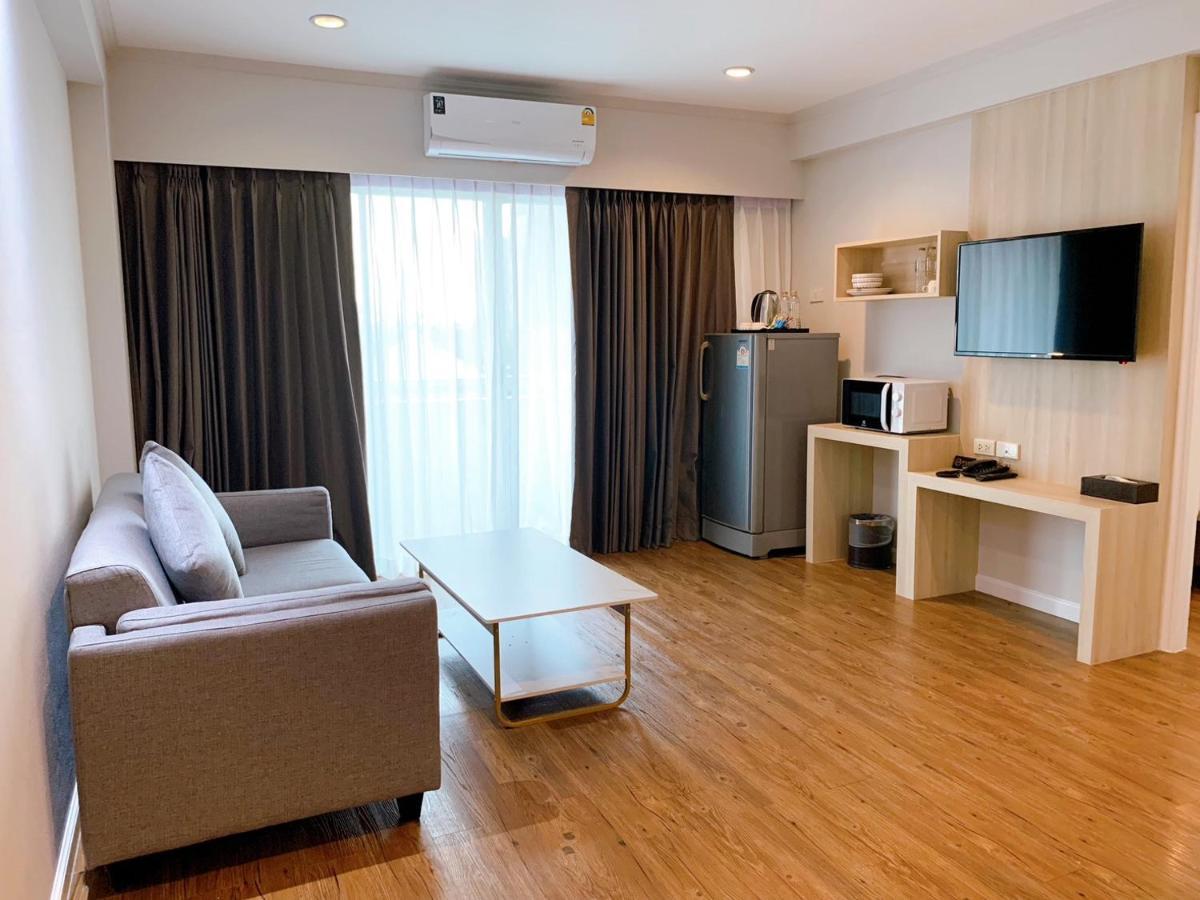 Miloft Sathorn Hotel - Sha Plus Certified Bangkok Zewnętrze zdjęcie A typical one-bedroom apartment in Bangkok, Thailand