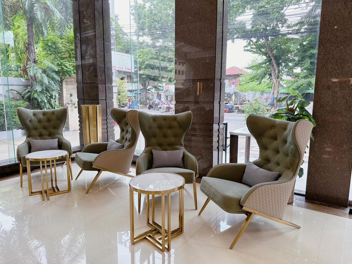 Miloft Sathorn Hotel - Sha Plus Certified Bangkok Zewnętrze zdjęcie The lobby of the hotel